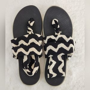 NWOT Women's Black & White Zigzag Dirty Laundry Sling Back Sandals, Size 6